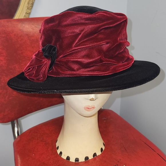 Vintage Velvet Hat Plaza Suite by Betmar Collapsible with Flower vtg grunge - Picture 3 of 6